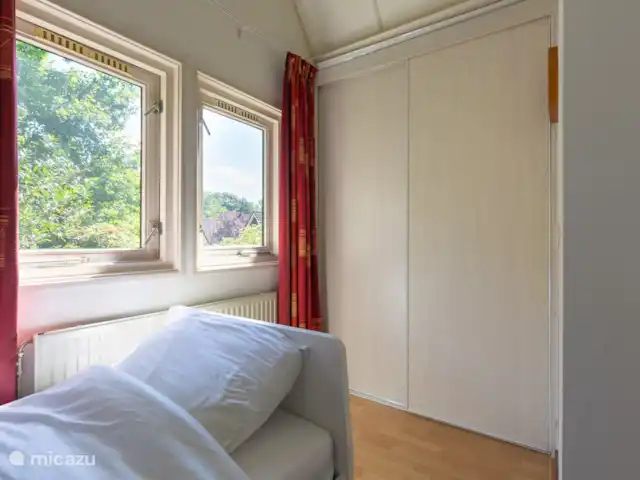 2e slaapkamer